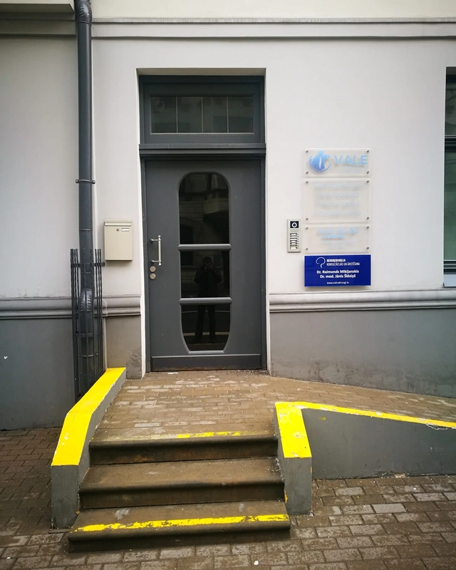 Neurochirurgai privačia praktika, Lācplēša iela 7
